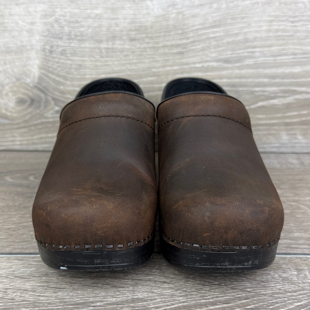 Dansko Professional Oiled Brown Leather Clogs Size 37 (6.5-7) - Picture 2 of 11